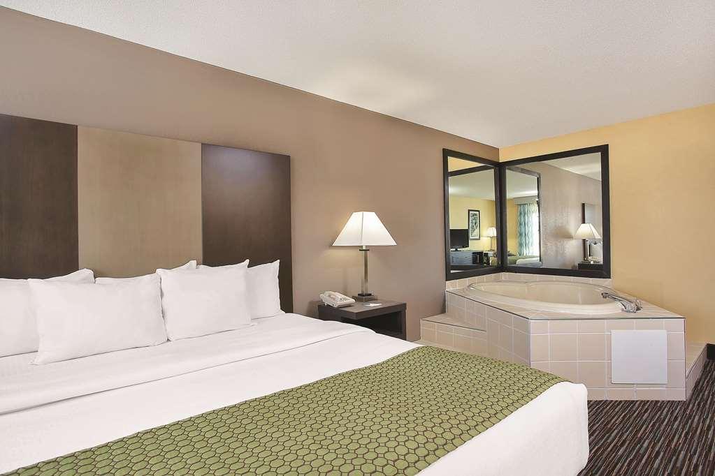 La Quinta Inn By Wyndham Pigeon Forge-Dollywood Номер фото